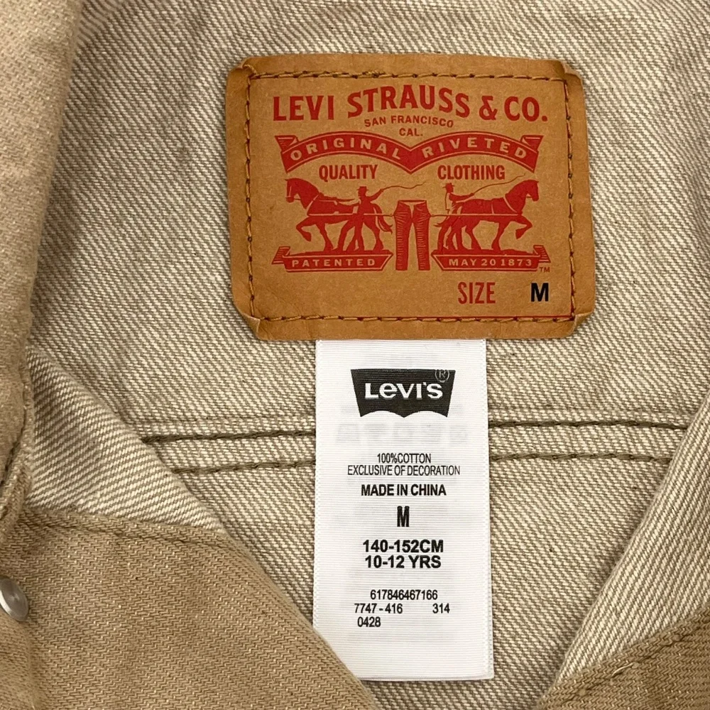 Levi Strauss‎ Co. Boys Size M Trucker Jacket Beige Denim Flap Pockets NWOT